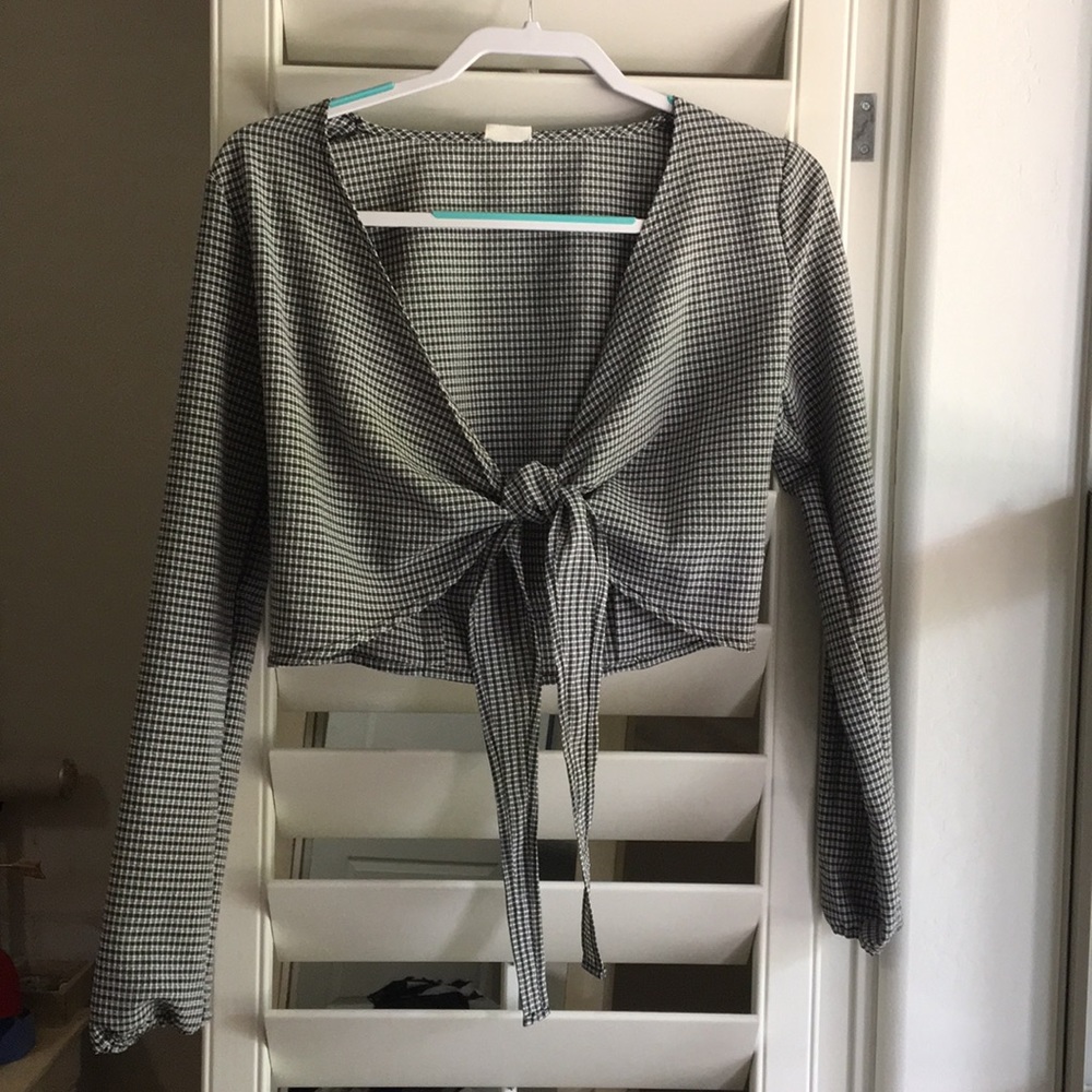 plaid front tie CROP LONG SLEEVE